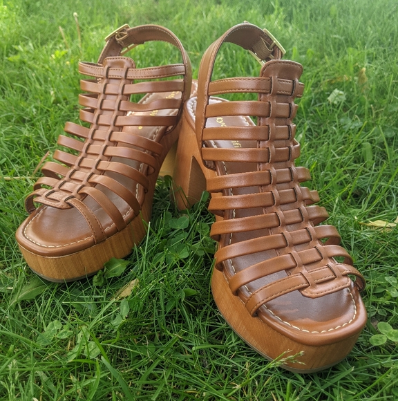 Cityclassified - Clog Platform Heel - Picture 5 of 6